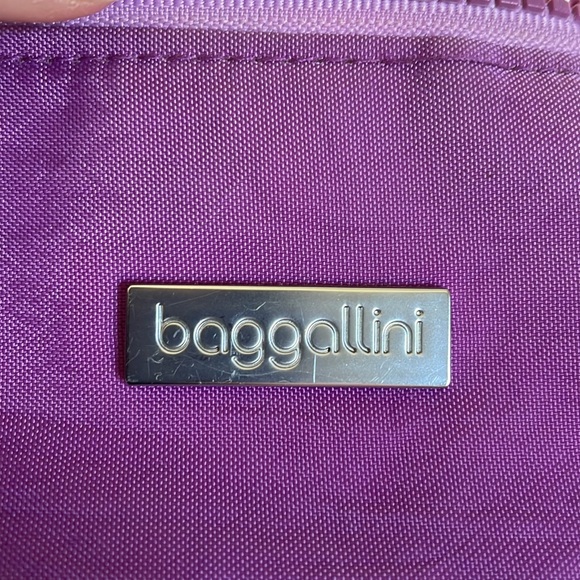 Baggallini crossbody bag- like new - Picture 4 of 5